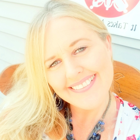 Meet your Posher, Kelsey - Picture 2 of 2